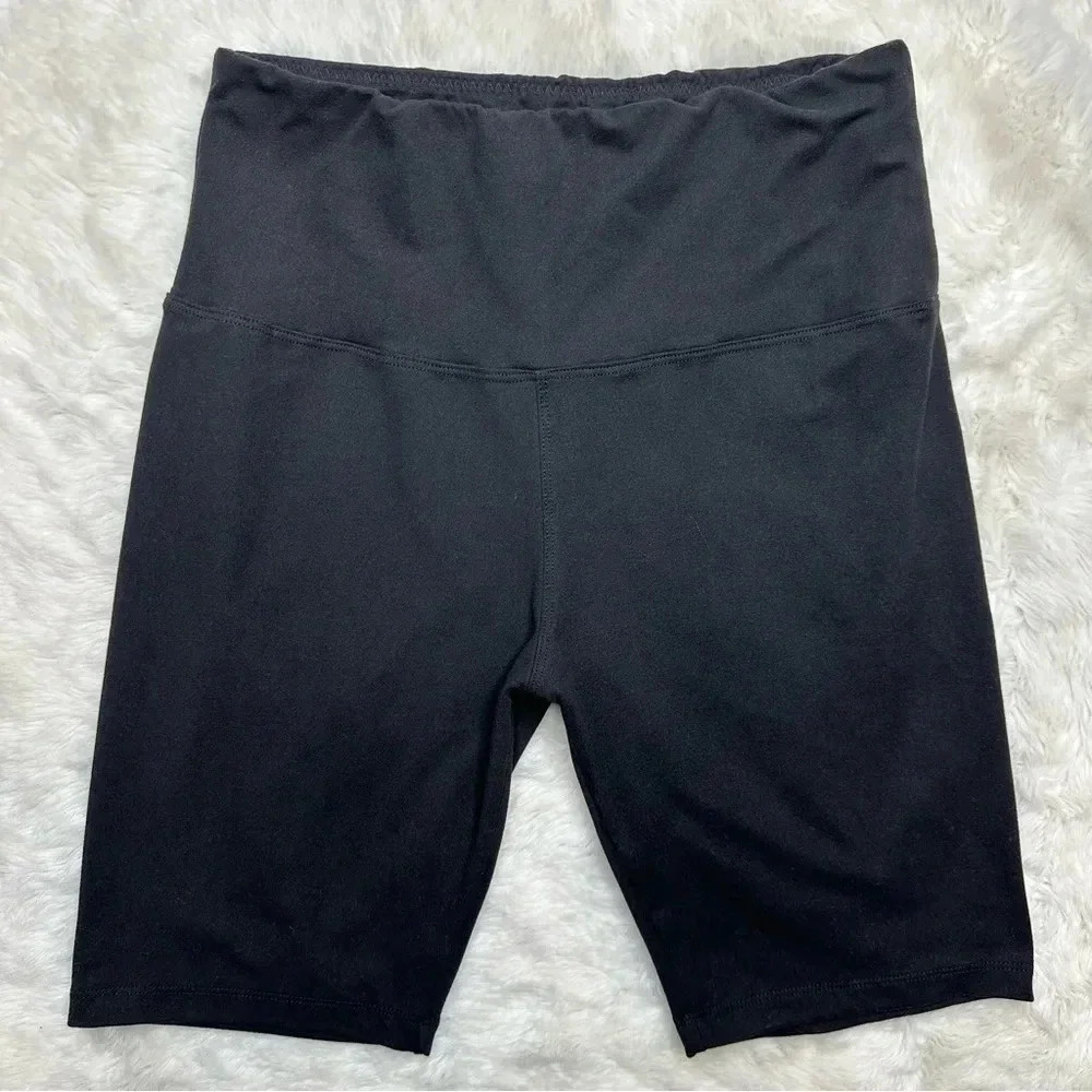Shein Capri Pants Black Size Medium